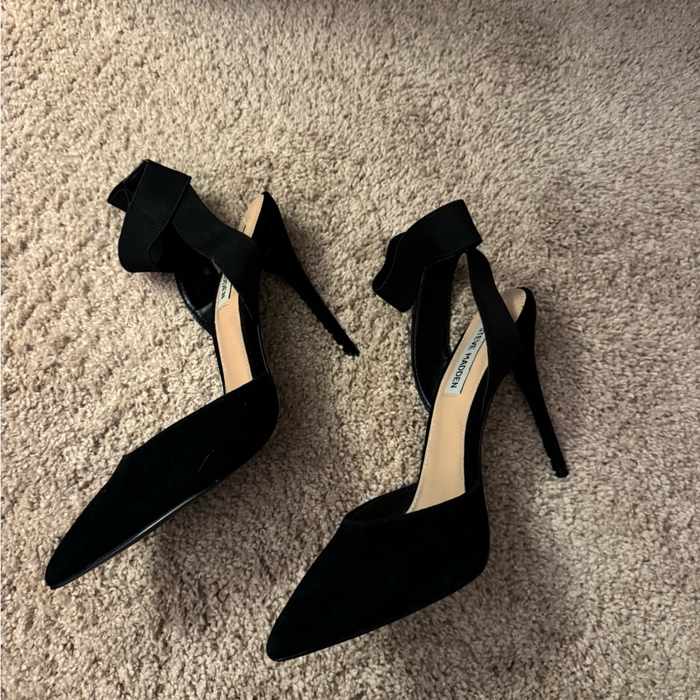 Steve Madden Black Pointed-Toe Ankle-Strap Stiletto Pumps